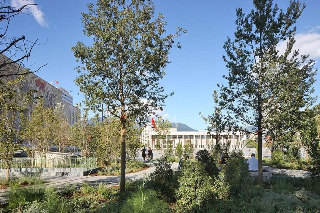 "Tata'S New Home!" Tirana Kültér fotó